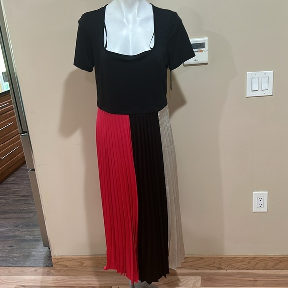 Karl Lagerfeld Black and Pink Pleated 
Satin  Color Block Dress - Picture 3 of 9